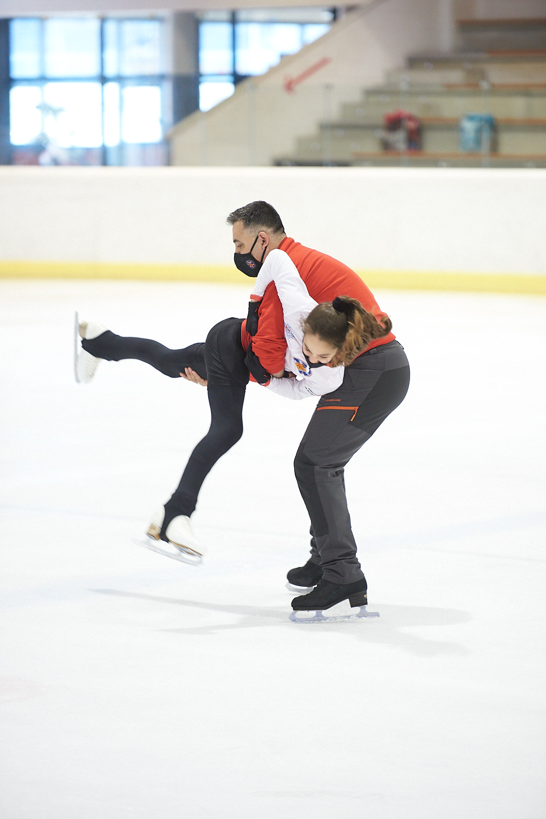 PROMOCIÓN A LA COMPETICIÓN PATINAJE ARTÍSTICO SOBRE HIELO -3